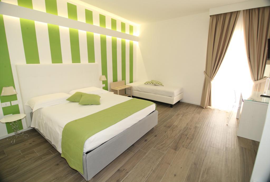 Hotel Domus Nova à Reggio de Calabre Extérieur photo