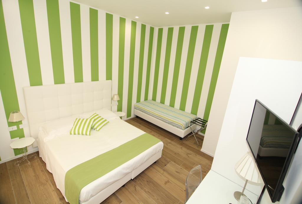 Hotel Domus Nova à Reggio de Calabre Extérieur photo
